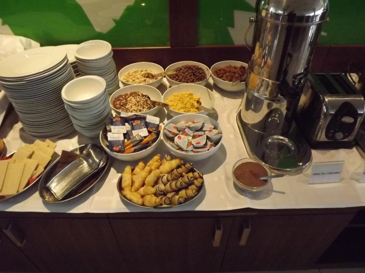 Hódmezővásárhely Hotel Ginkgo מראה חיצוני תמונה