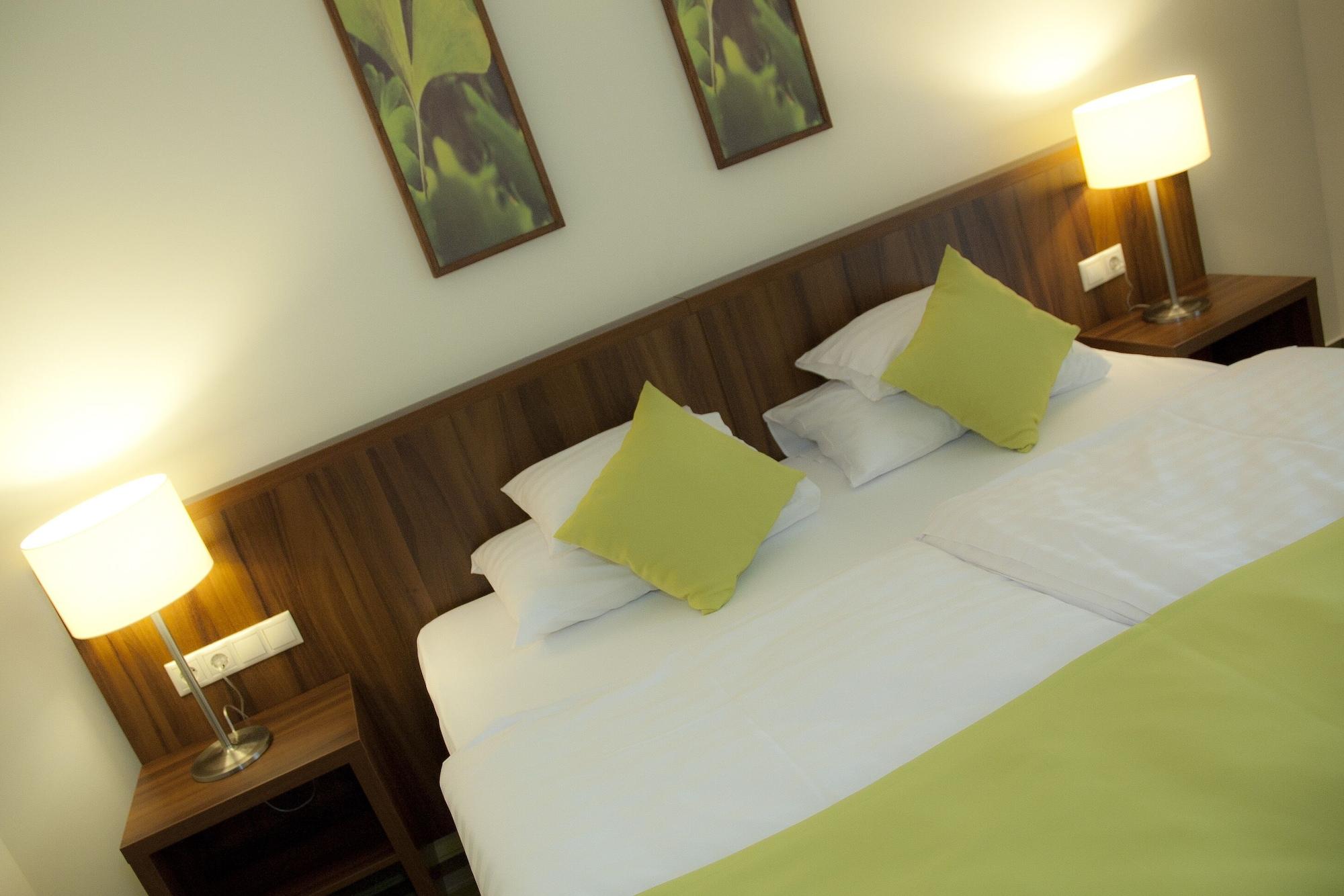 Hódmezővásárhely Hotel Ginkgo מראה חיצוני תמונה